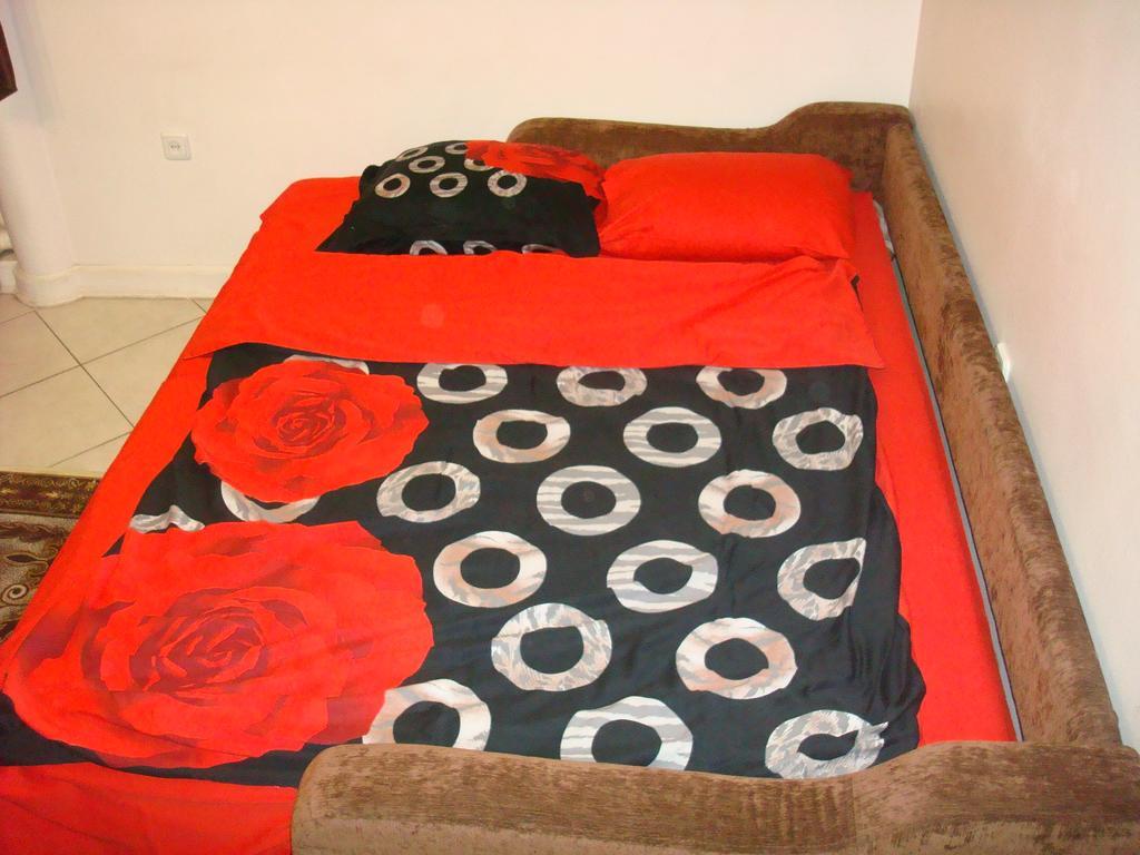 Apartment on Privokzalnaya 2/1 Vinnytsia Bagian luar foto
