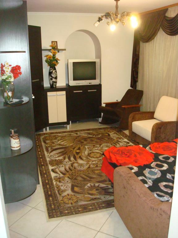 Apartment on Privokzalnaya 2/1 Vinnytsia Bagian luar foto