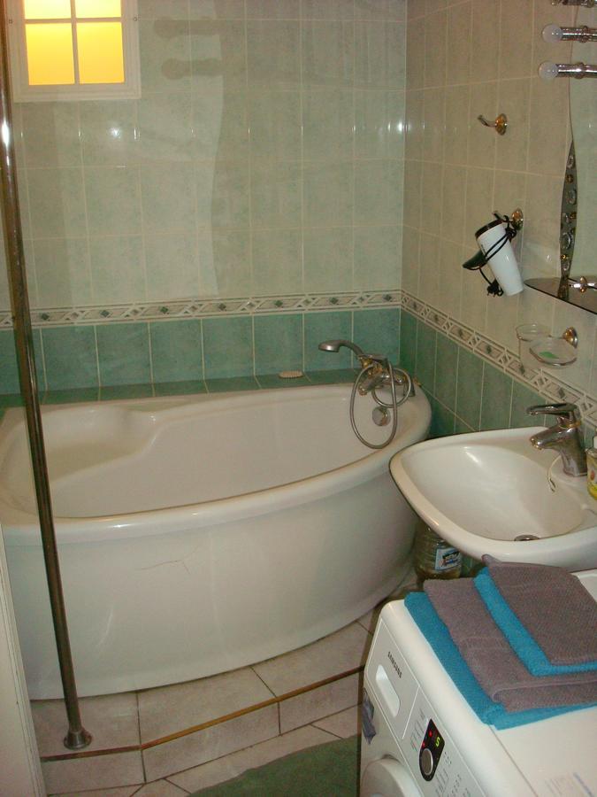 Apartment on Privokzalnaya 2/1 Vinnytsia Bagian luar foto